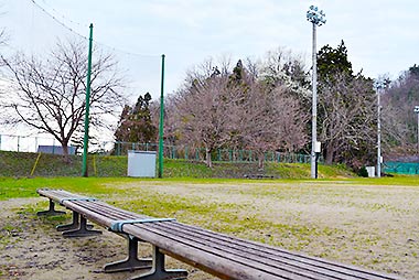 金谷運動広場の野球場　夜間照明完備